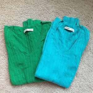 Old navy v neck sweaters